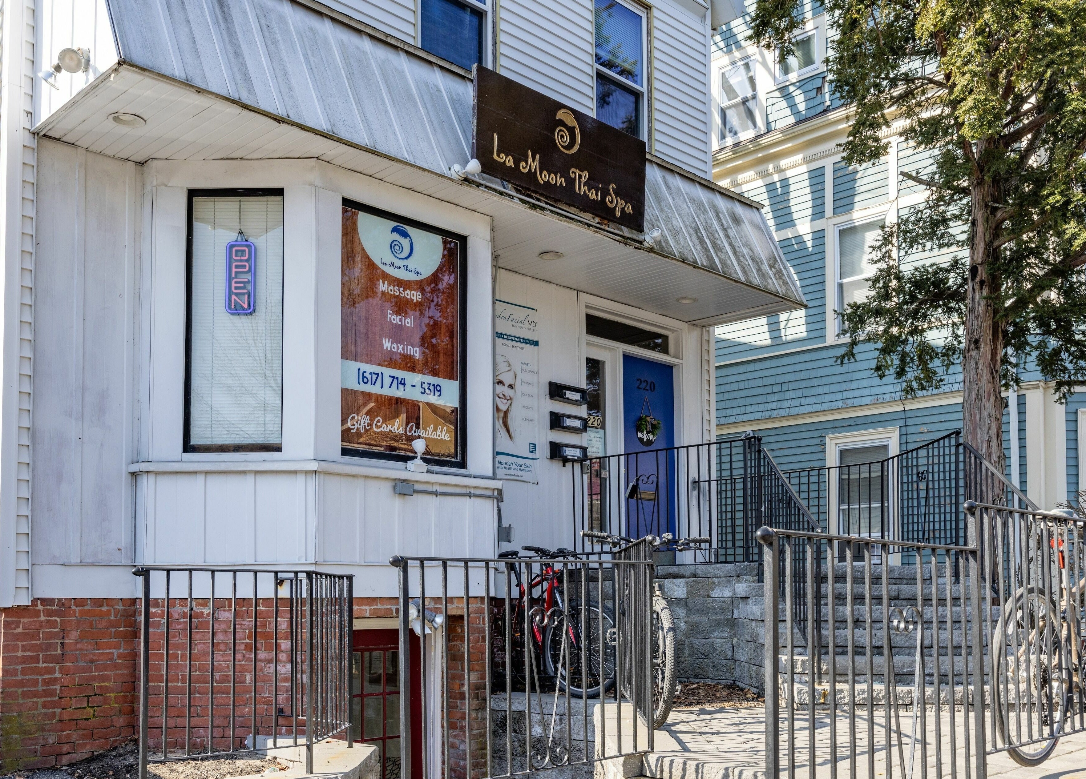 Front view of La Moon Thai Spa Cambridge, located in Cambridge, Massachusetts, US, showcasing the inviting entrance.