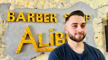 Barbershop Alibi/Барбершоп Алиби зображення 3