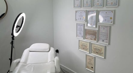 LashBabeLondon Training Academy image 2