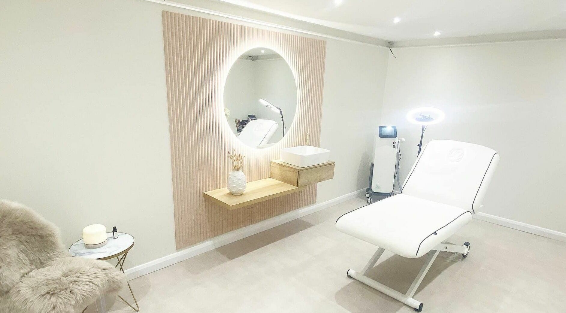 Chic treatment room at Lulu Ink Permanent Makeup and Aesthetics - Buckingham, Bucks, England, GB.