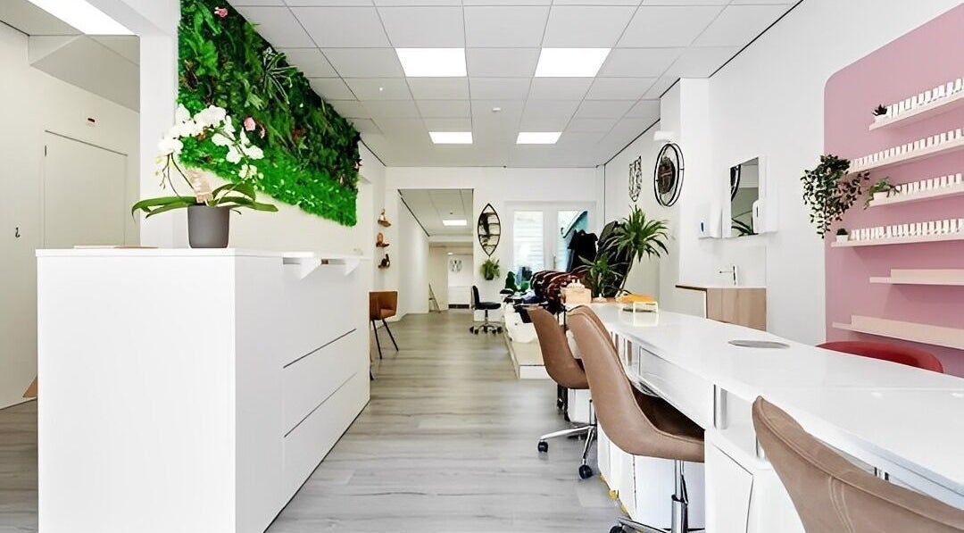AnniLash Nail Brow chic interior with lush greenery in Amsterdam, Noord-Holland, NL.