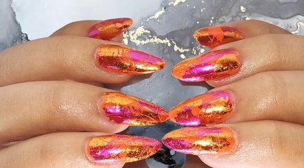 Champagne Nails NZ image 2