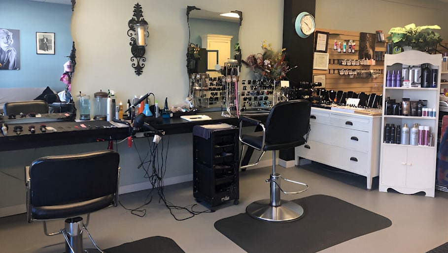 Cutting Loose Hair Salon, bild 1