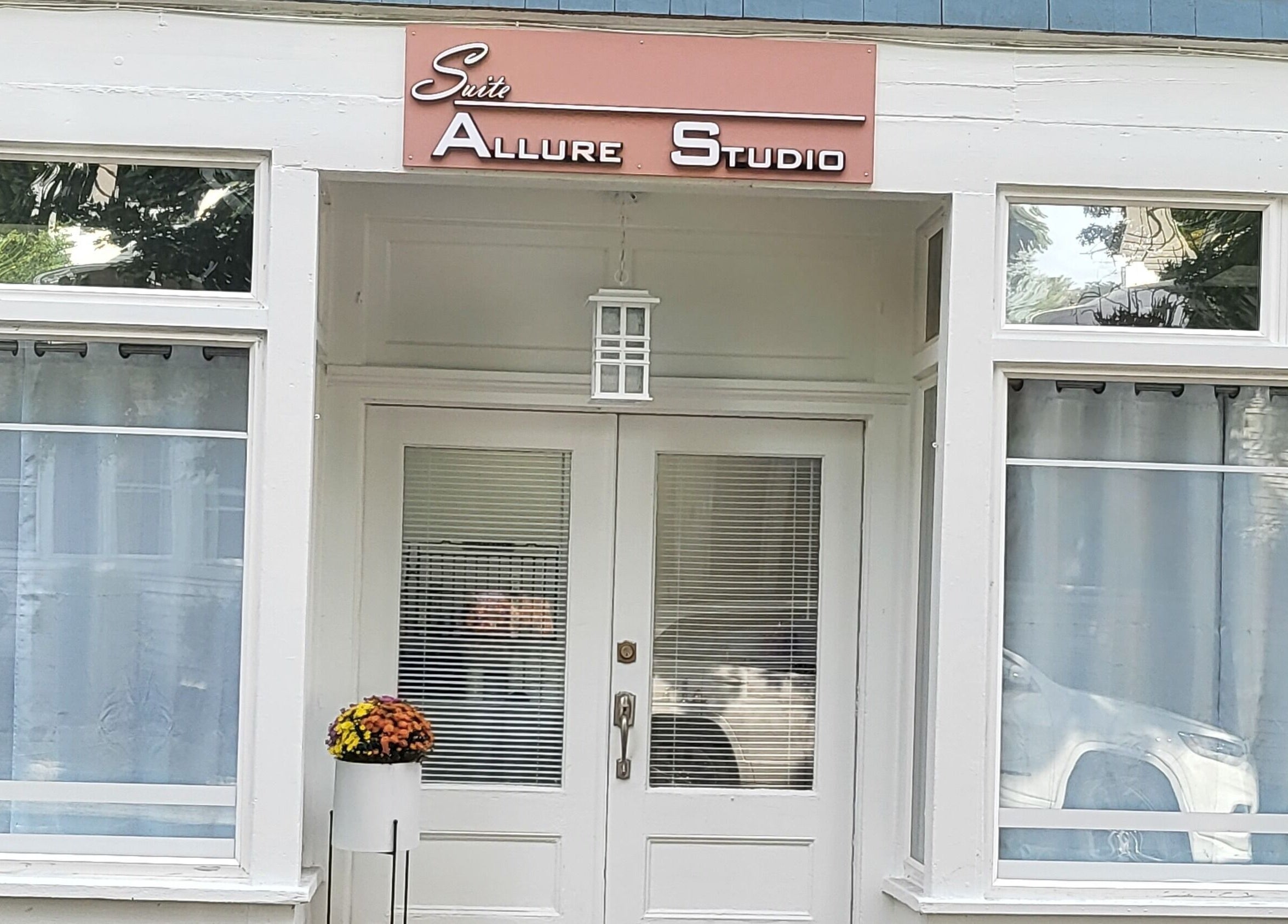 Front view of JQ The Salon (formerly Suite Allure Studio) in Stanhope, New Jersey, US.