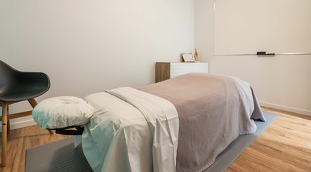 Central Okanagan Massage SPA