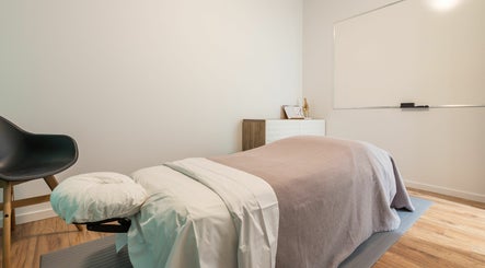 Central Okanagan Massage SPA kép 2