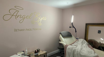 Angel Eyes billede 2
