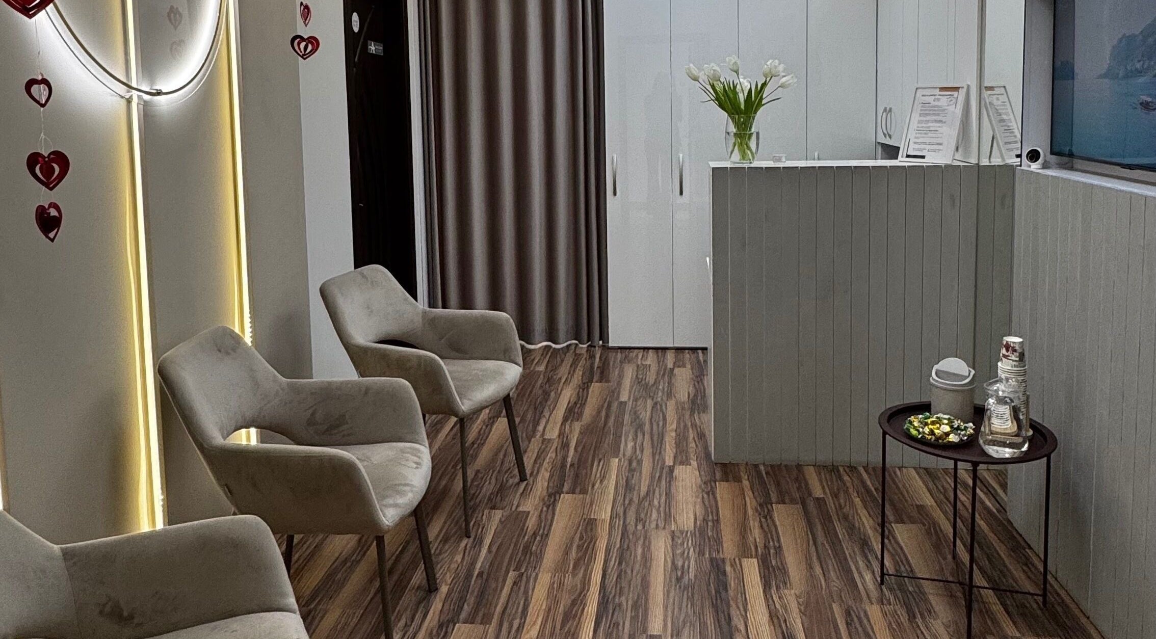 Recepția elegantă de la Perfect Skin, Chișinău, Chișinău, MD, cu scaune confortabile și decor modern.