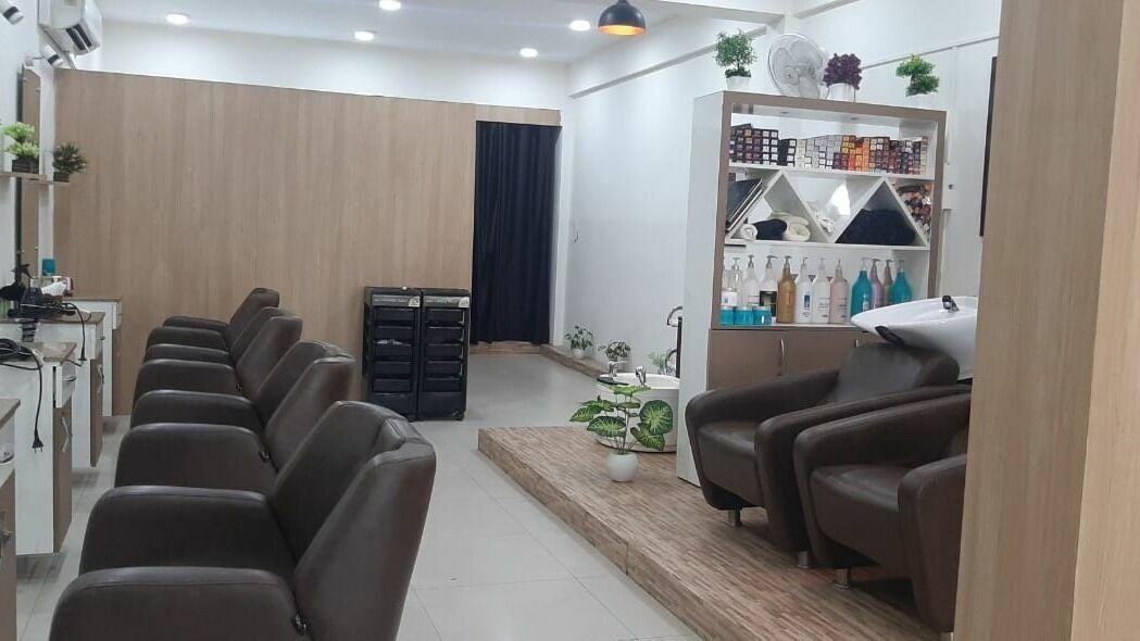 STUDIO 89 SALON - 56-L Circular Road, New Colony - Gurugram | Fresha