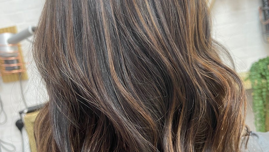 Keely Berroa hair bar obrázek 1