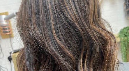 Keely Berroa hair bar