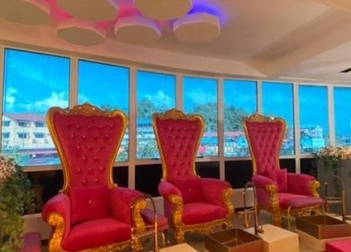 Luxurious seating at Sweet Pinky Beauty House in KUALA TERENGGANU, TERENGGANU, MY, offering regal beauty services.