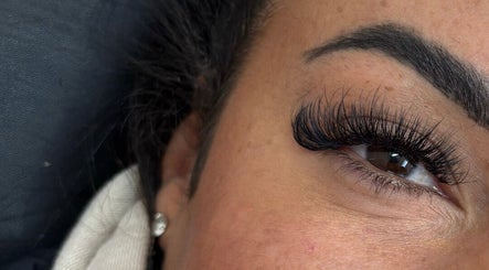 Eyelashes by Ellie, bilde 2