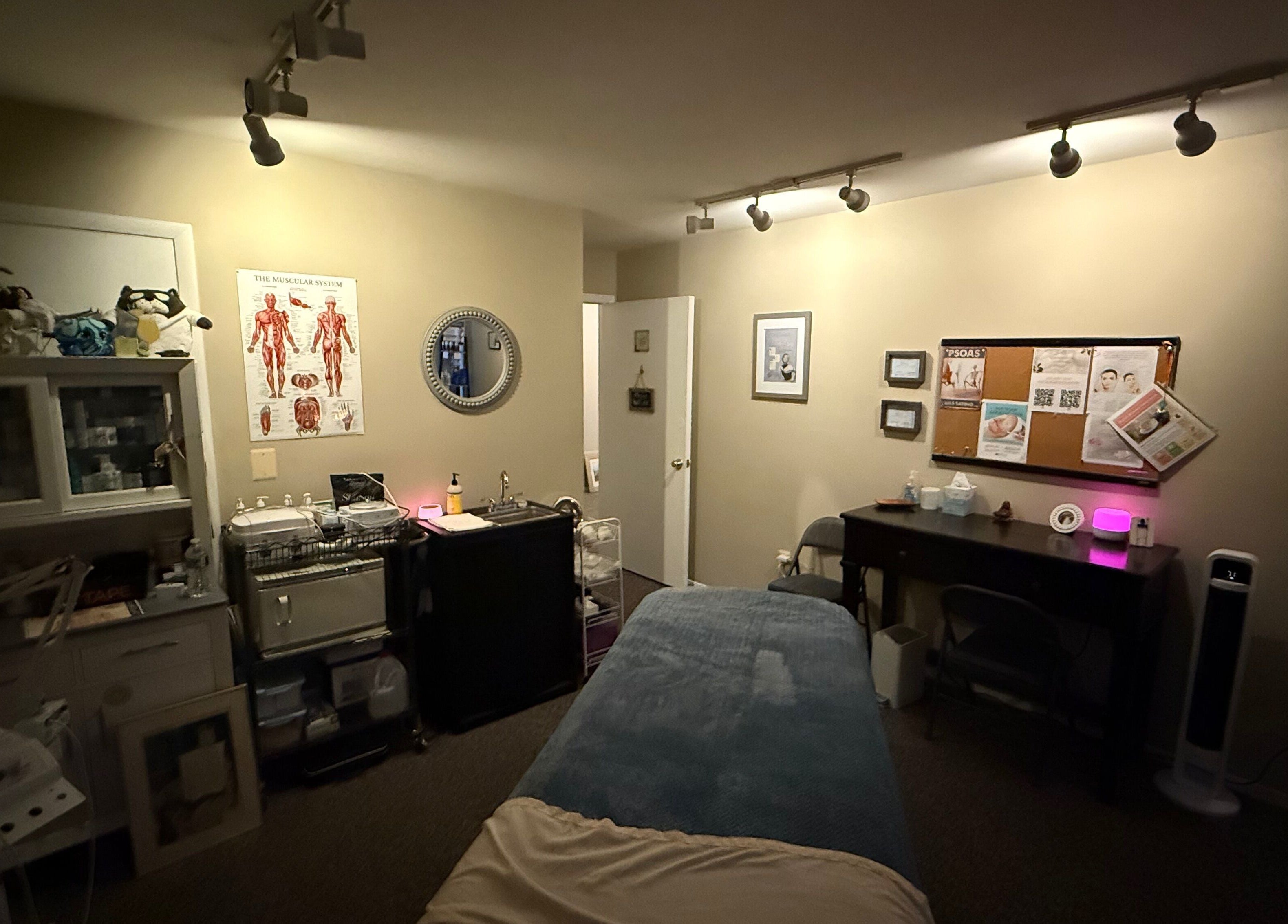 Cozy treatment room at Earth Beauty Essentials, LLC, Flemington, New Jersey, US, perfect for relaxation.