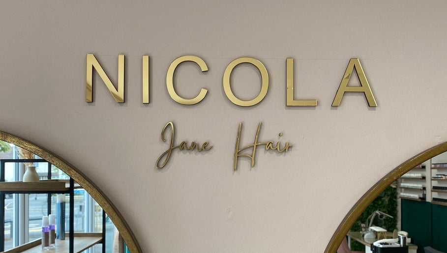 Nicola Based at Salon 17, bild 1
