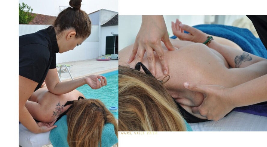 Massagem relaxante na piscina do RivaJazz - The Inner Voice Path® em Arrentela, Setúbal, PT.