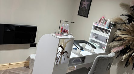 Flawless Beauty Bar image 3