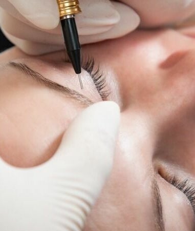 Eyebrows With Debbie Jean: Powder, Ombre or hair stroke brows - Cosmetic tattoo صورة 2