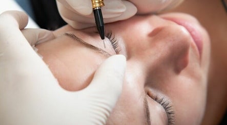 Eyebrows With Debbie Jean: Powder, Ombre or hair stroke brows - Cosmetic tattoo