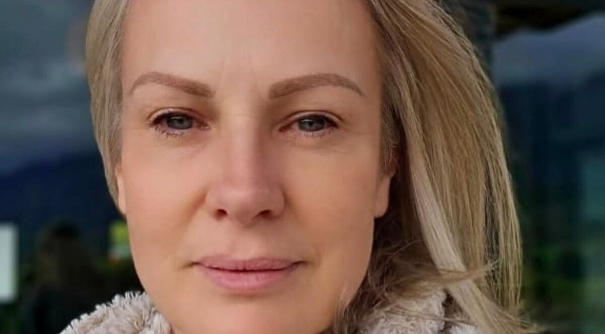 Beautifully shaped eyebrows by Debbie Jean in Cape Town, Western Cape, ZA, showcasing a stunning makeover.