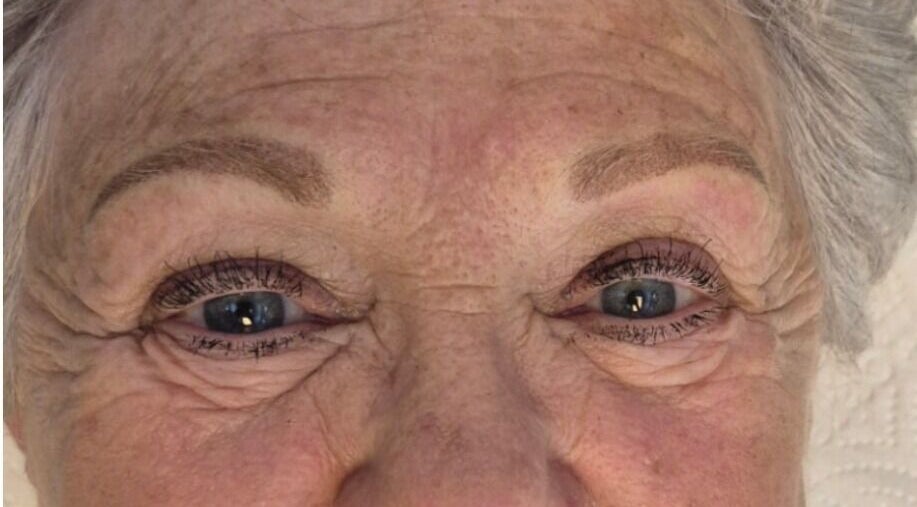 Beautifully shaped eyebrows by Cape Town - Eyebrow Makeovers with Debbie Jean in Cape Town, Western Cape, ZA.