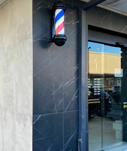 Royal Blends Barbershop Casula 2paveikslėlis