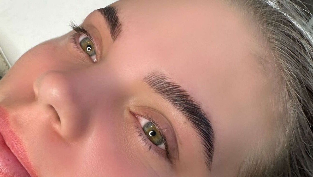 Perfectly groomed eyebrows by Embossed Brows, Mount Louisa, Queensland, AU showcasing natural beauty.