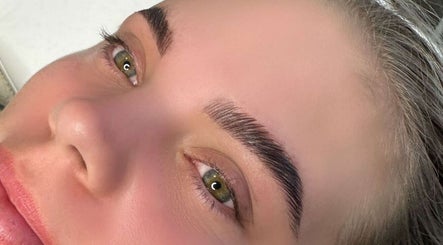 Perfectly groomed eyebrows by Embossed Brows, Mount Louisa, Queensland, AU showcasing natural beauty.