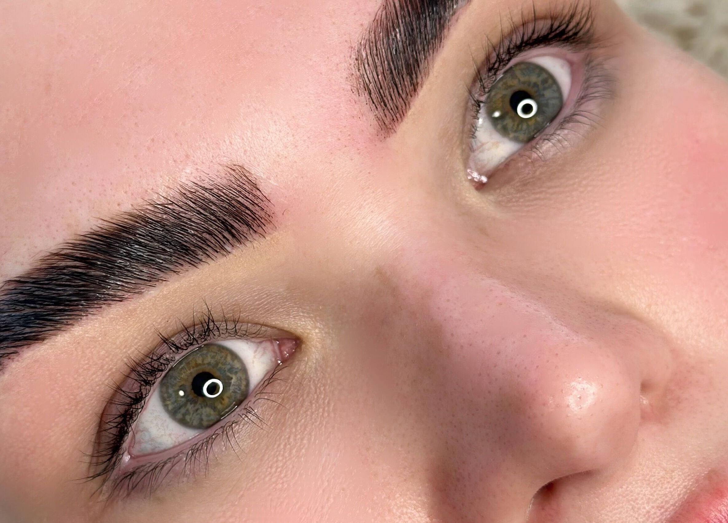 Expertly shaped brows at Embossed Brows, Mount Louisa, Queensland, AU, showcasing precision and style.