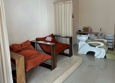 Cozy pedicure and hair wash area at Byron Beauty Lounge, Bali, Bali, ID offering premium wellness services.
