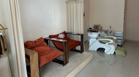 Cozy pedicure and hair wash area at Byron Beauty Lounge, Bali, Bali, ID offering premium wellness services.