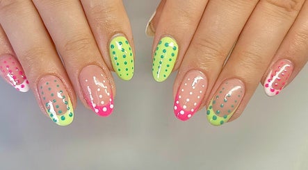 Blush Nails and Beauty afbeelding 3