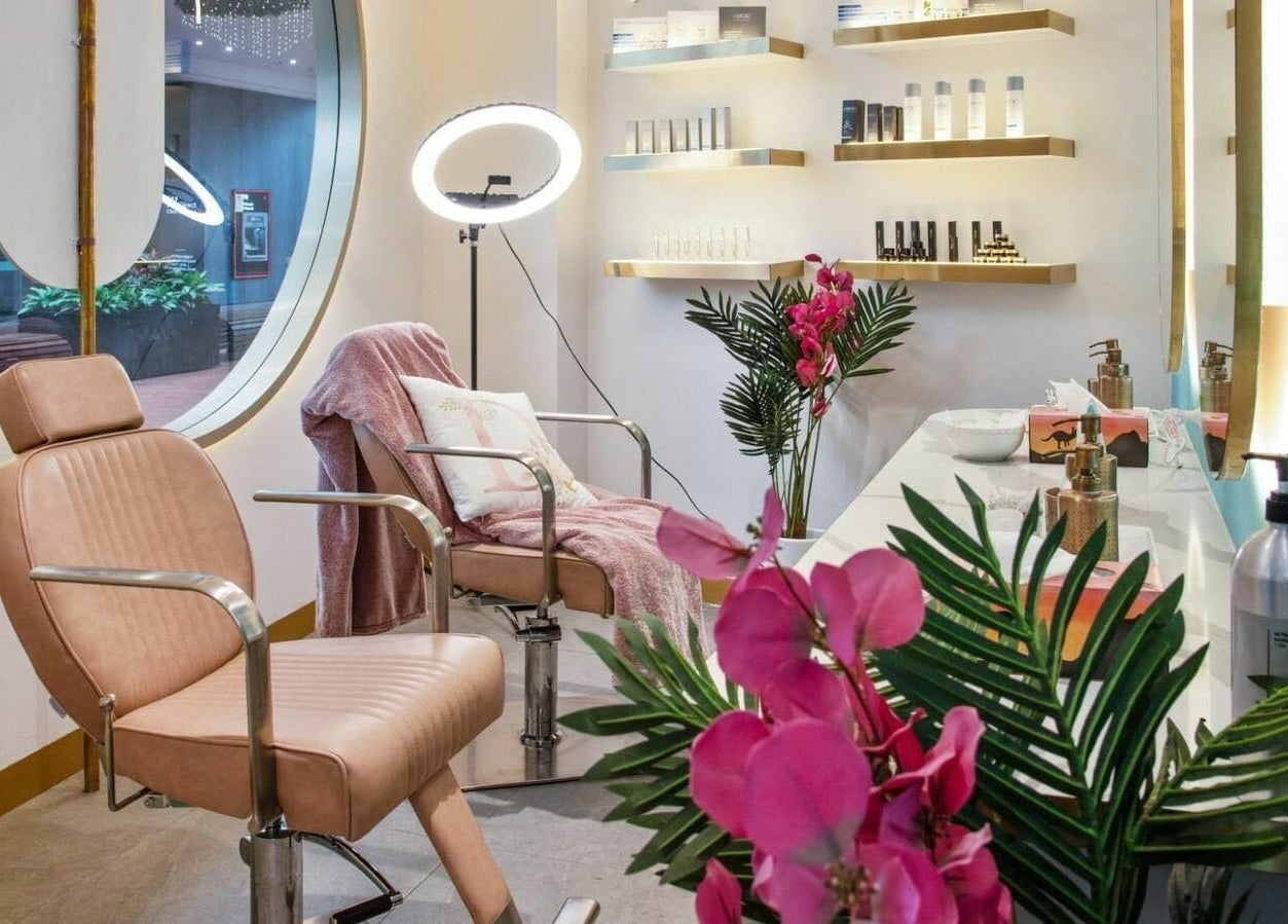 Relaxing salon chair at Divas Brow Warringah Mall, Brookvale, New South Wales, AU with elegant floral decor.