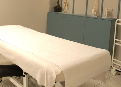 Θεραπευτικό κρεβάτι στο Vesento Physiotherapy Nicosia Gesy, Νευκόσια, Νευκόσια, CY.