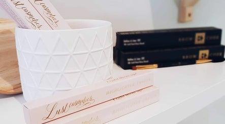 The Luxe Effect  image 2