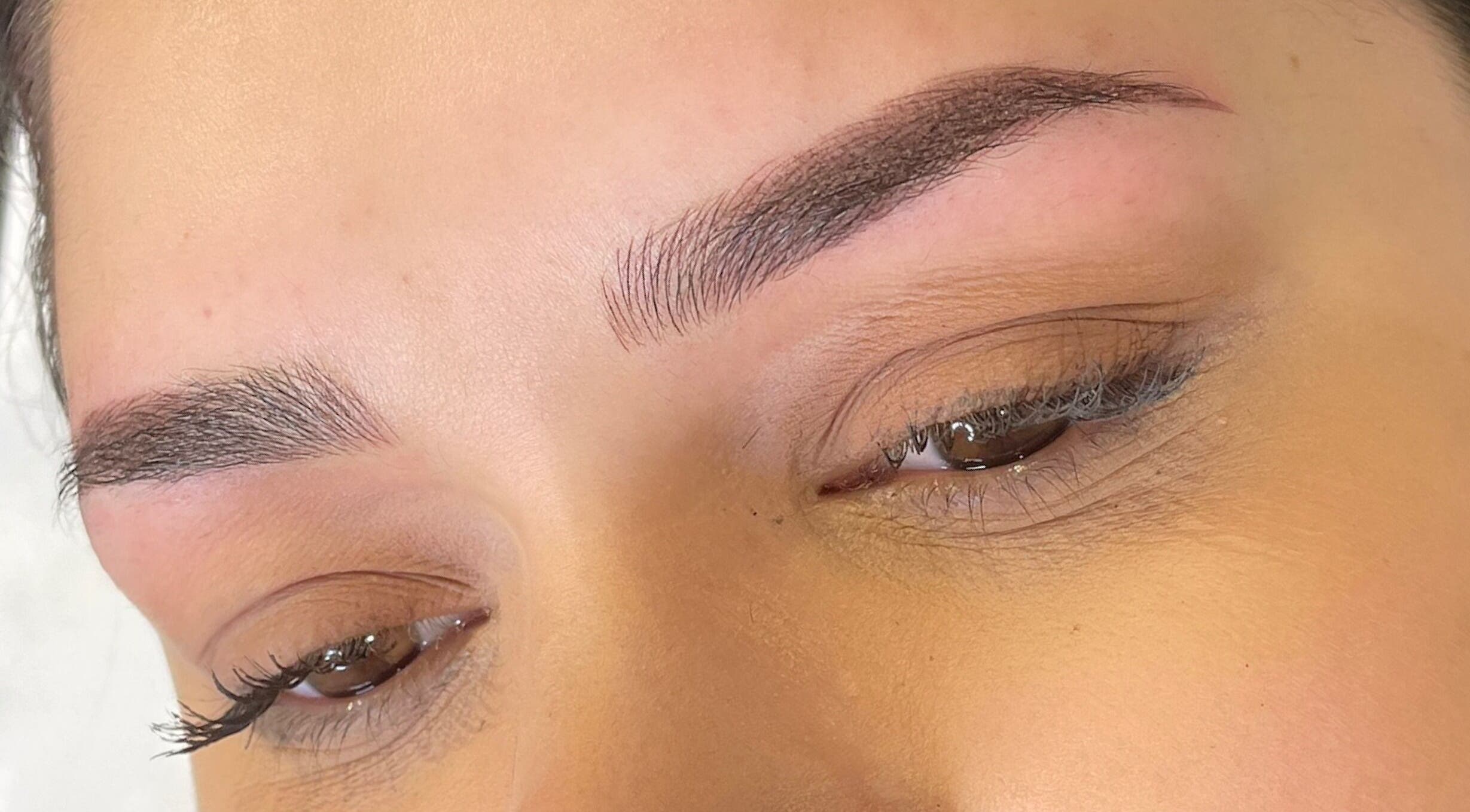 Perfectly shaped eyebrows at AE Clinics - Abigael Eva (Colchester), enhancing natural beauty in Colchester, England.