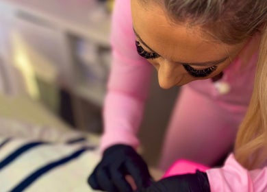 Lulah Lashes & Beauty technician applying lashes in Blyth, England, GB.