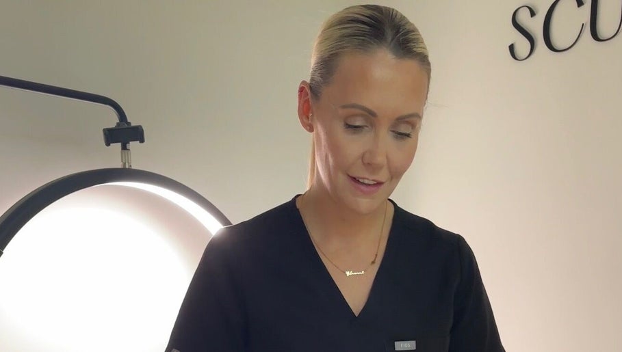 Professional at Sculpt and Shape Kent Skin & Body Clinic in Kings Hill, England, providing expert care.