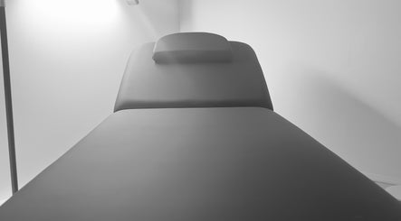 Modern treatment bed at Sculpt and Shape Kent Skin & Body Clinic, Kings Hill, England, GB.