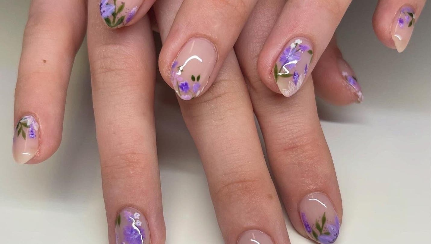 Lavender flower nail design by Nails By Elli in Bryan, Ohio, US. Beautiful and intricate manicure art.