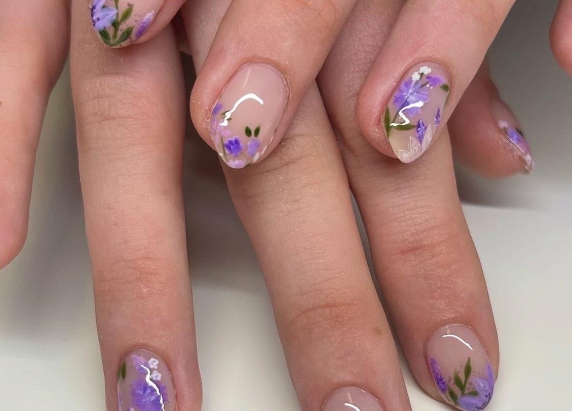 Lavender flower nail design by Nails By Elli in Bryan, Ohio, US. Beautiful and intricate manicure art.