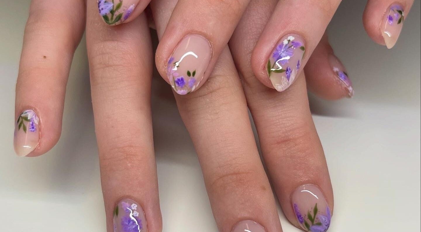 Lavender flower nail design by Nails By Elli in Bryan, Ohio, US. Beautiful and intricate manicure art.