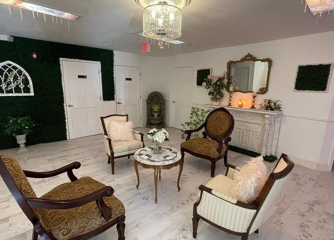 Chic lounge area at Puritie Spa & Studios, Lahaska - New Hope, Pennsylvania, US with elegant décor.