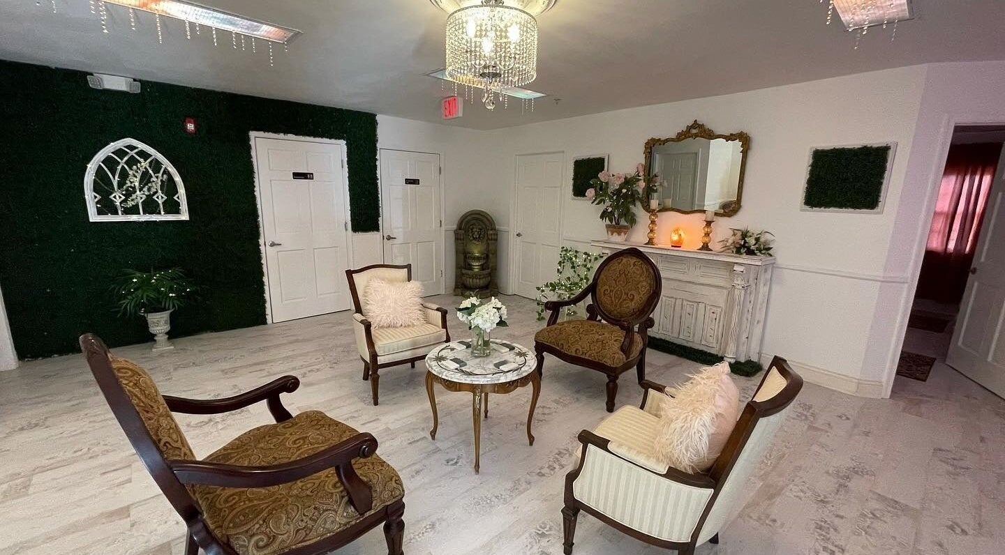 Chic lounge area at Puritie Spa & Studios, Lahaska - New Hope, Pennsylvania, US with elegant décor.