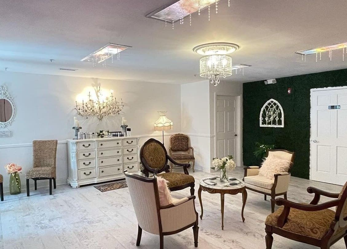 Calm, elegant lounge at Puritie Spa & Studios in Lahaska - New Hope, Pennsylvania, US, with vintage decor.