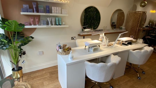 Millie Manicurist