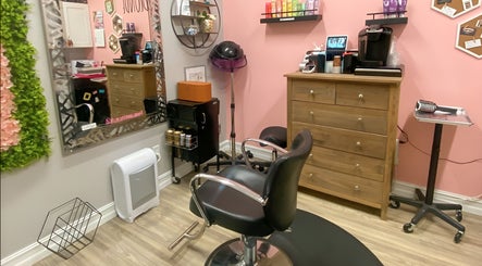 Blush & Blonde Salon