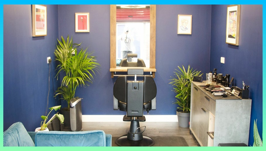 Tom's Trims - The Methley Barber image 1