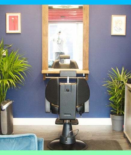 Tom's Trims - The Methley Barber afbeelding 2