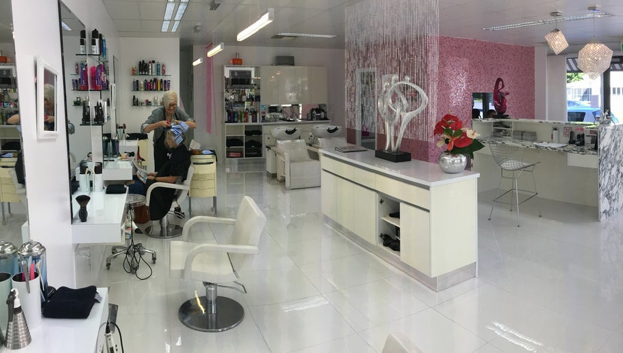 The Edgehill Hairdressers kép 1